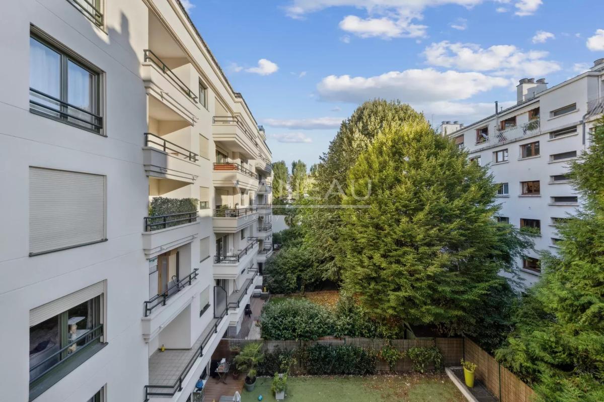 Boulogne-Billancourt / (Porte de Saint-Cloud) - Deux pièces au c