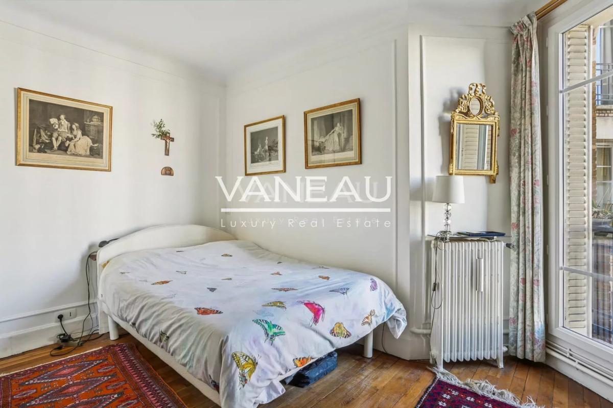 PARIS XVeme - Beau classique - Saint Lambert