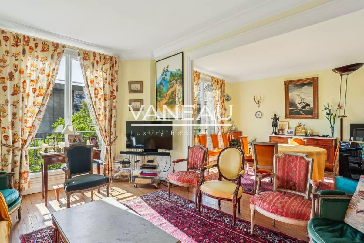 PARIS XVeme - Beau classique - Saint Lambert