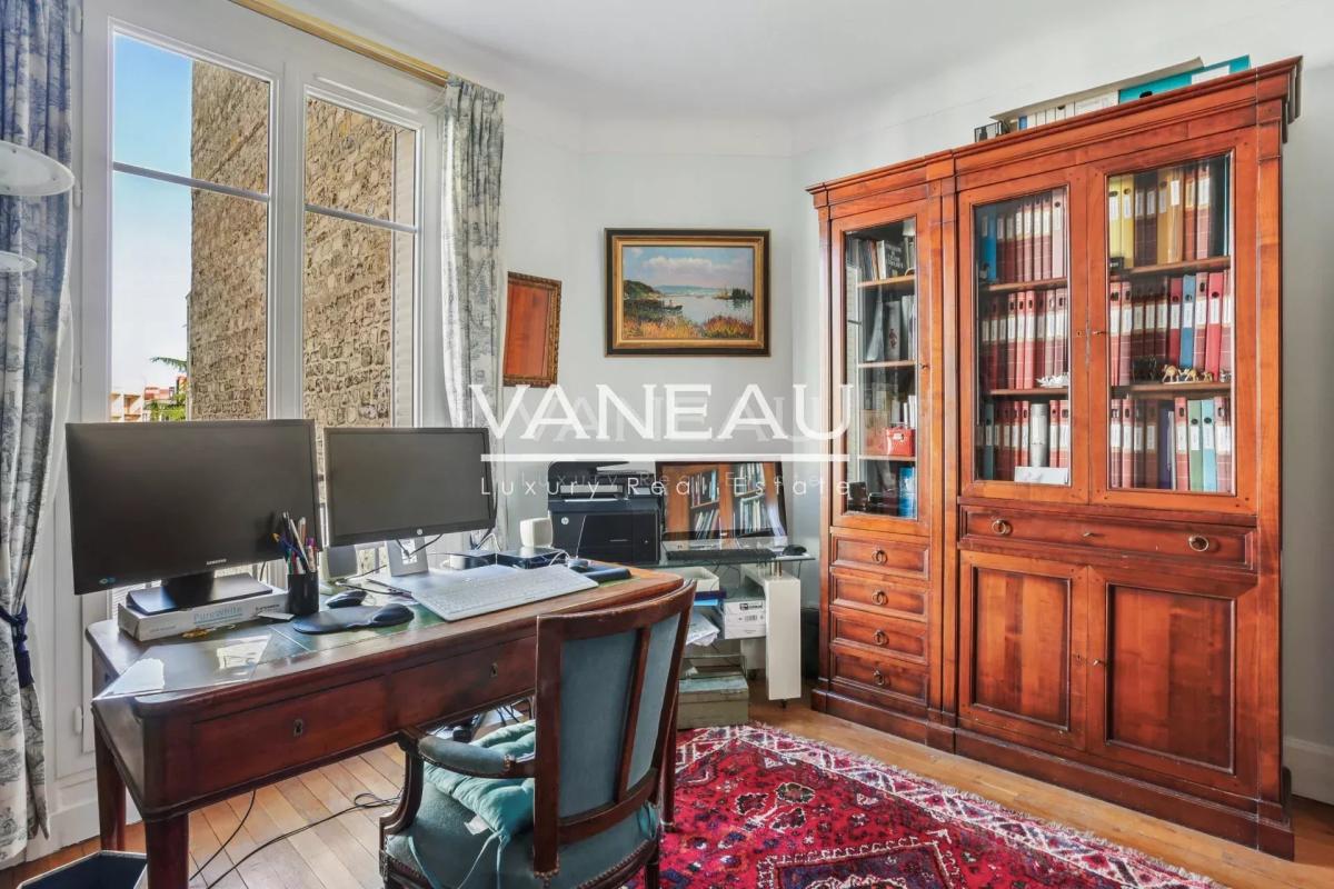 PARIS XVeme - Beau classique - Saint Lambert