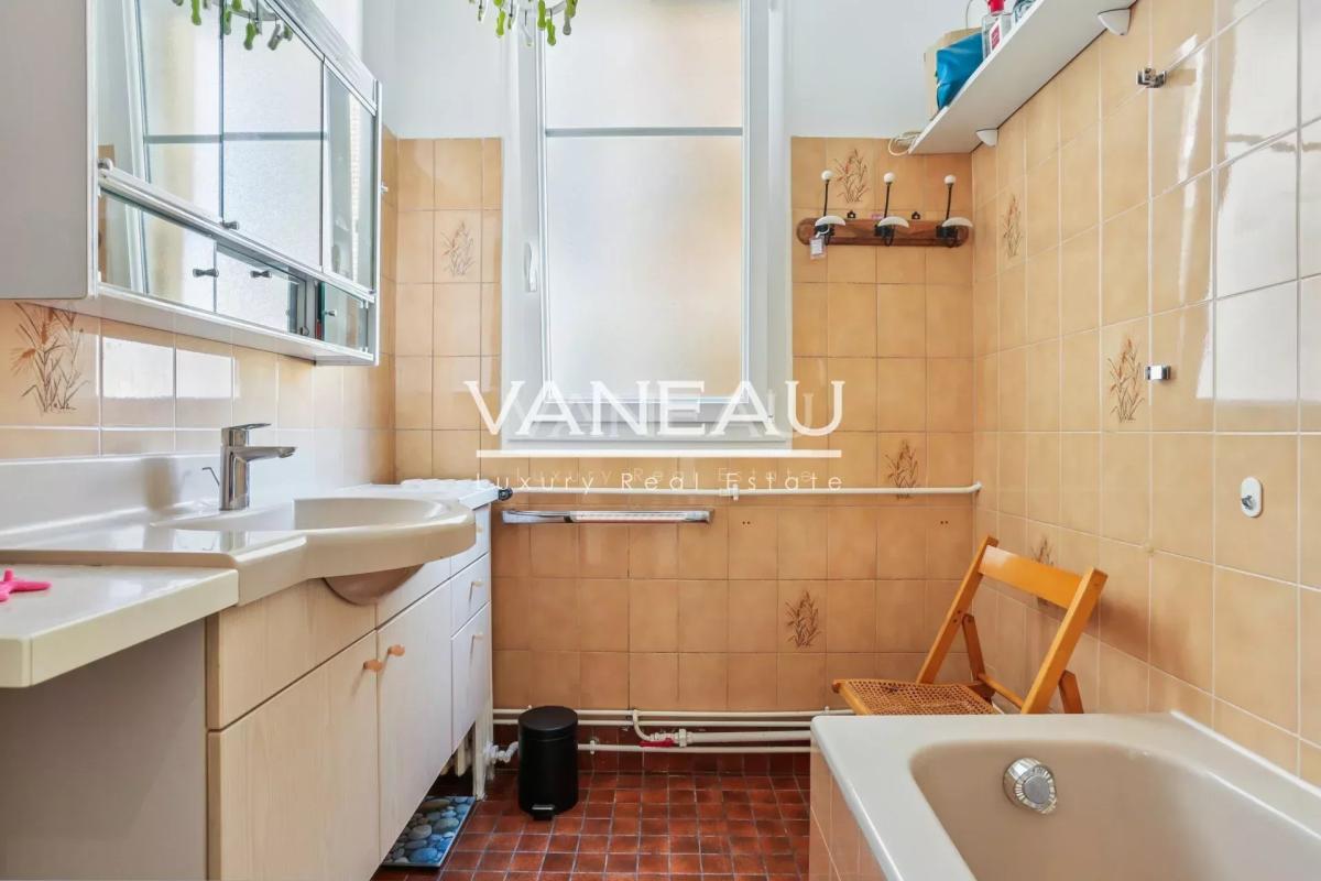 PARIS XVeme - Beau classique - Saint Lambert