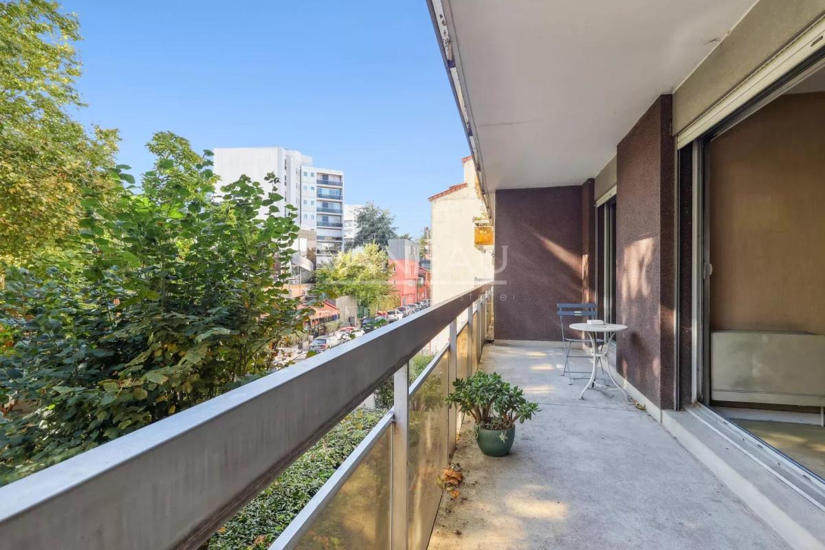 Appartement familial avec deux balcons terrasses