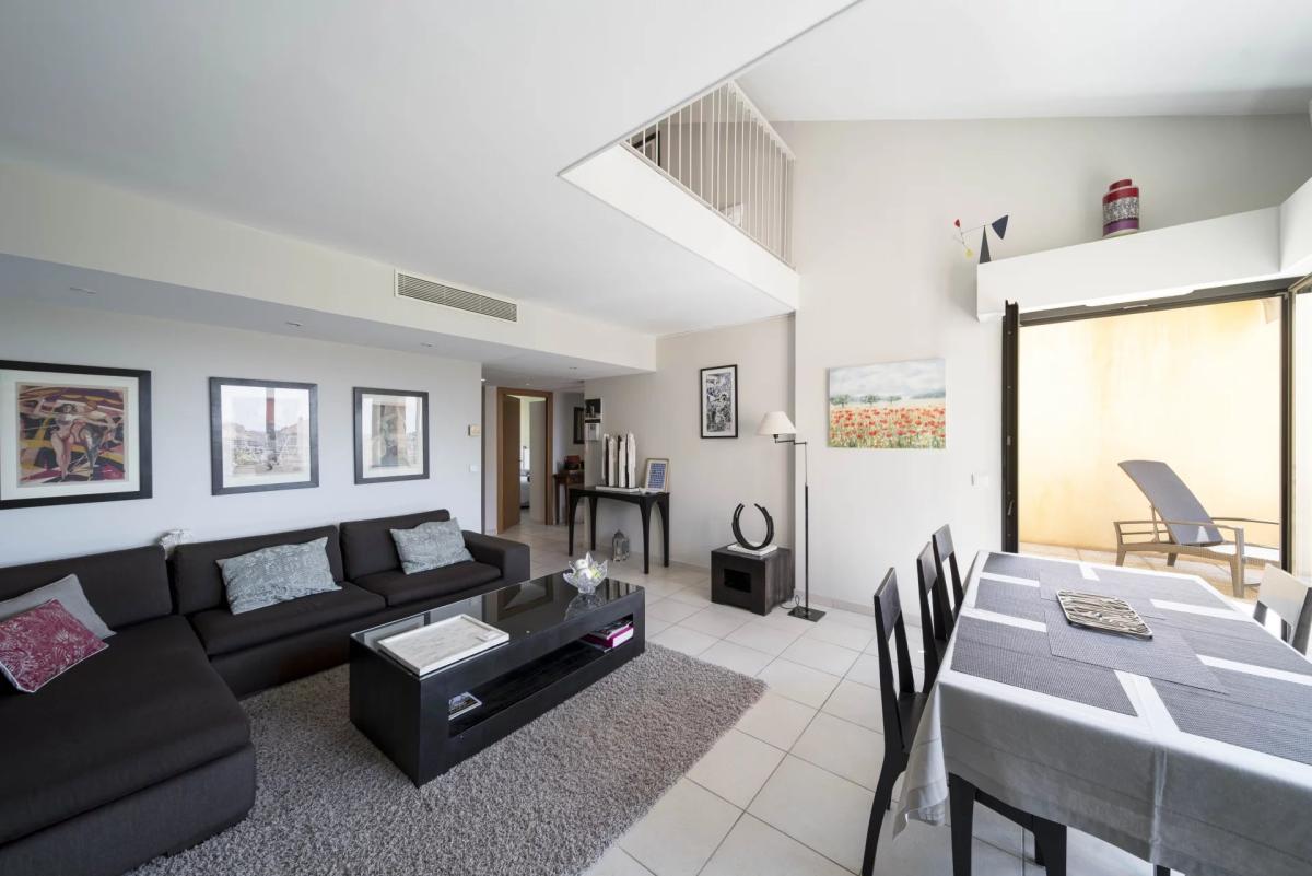 Cannes Saint-Nicolas – Superbe duplex de 5 pièces au dernier éta