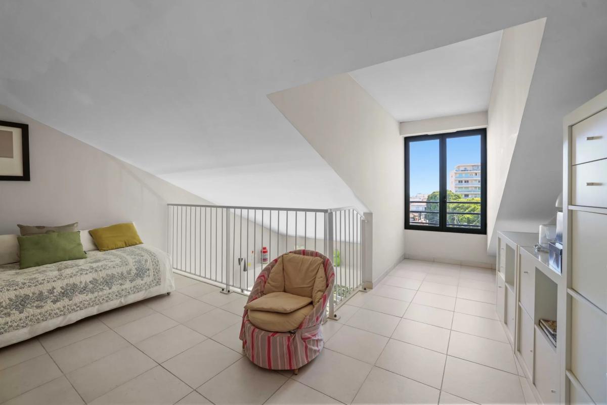 Cannes Saint-Nicolas – Superbe duplex de 5 pièces au dernier éta
