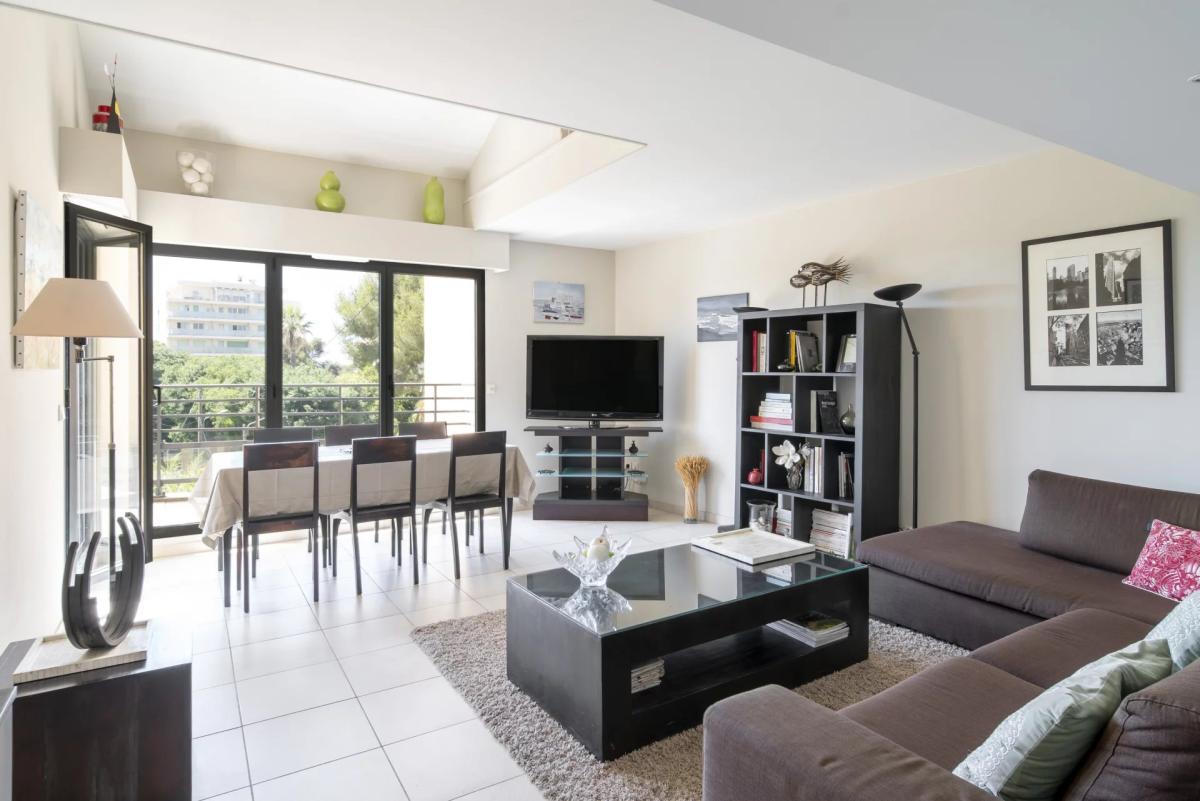 Cannes Saint-Nicolas – Superbe duplex de 5 pièces au dernier éta