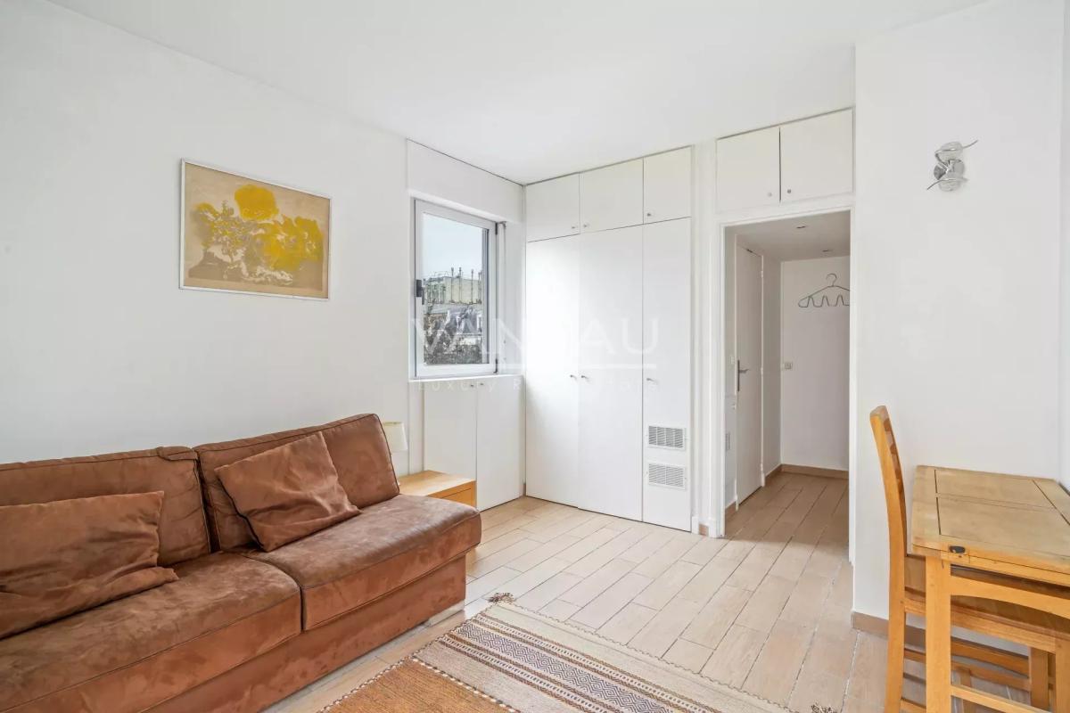 Paris XVIème - Ranelagh - Studio avec balcon