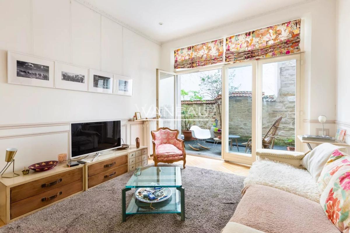 Paris XVe - DEMEURE FAMILIALE (291²m² Carrez - 370 m² au sol) et