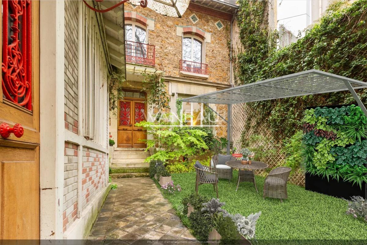 Paris XVe - DEMEURE FAMILIALE (291²m² Carrez - 370 m² au sol) et