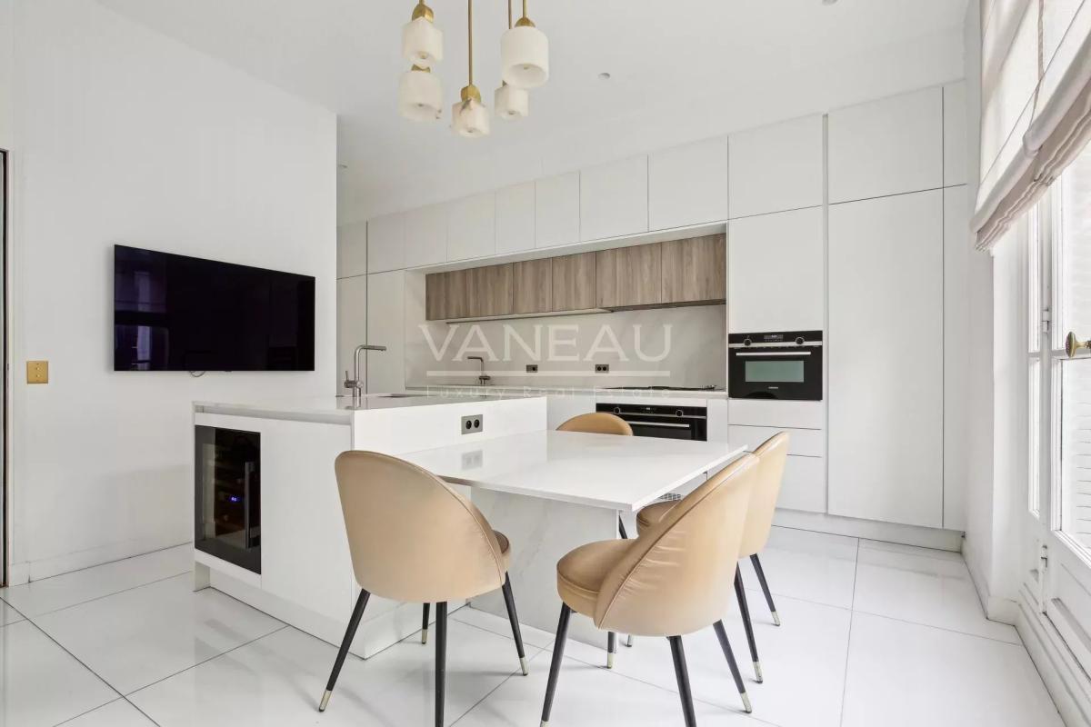 Paris XVIe - Victor Hugo - Voie privée - Exclusivité