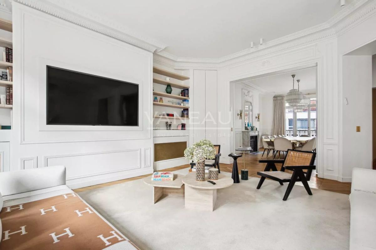 Paris XVIe - Victor Hugo - Voie privée - Exclusivité