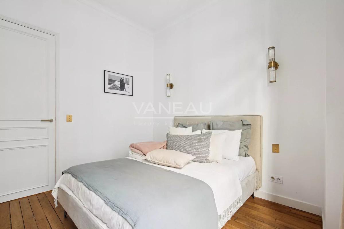 Paris XVIe - Victor Hugo - Voie privée - Exclusivité