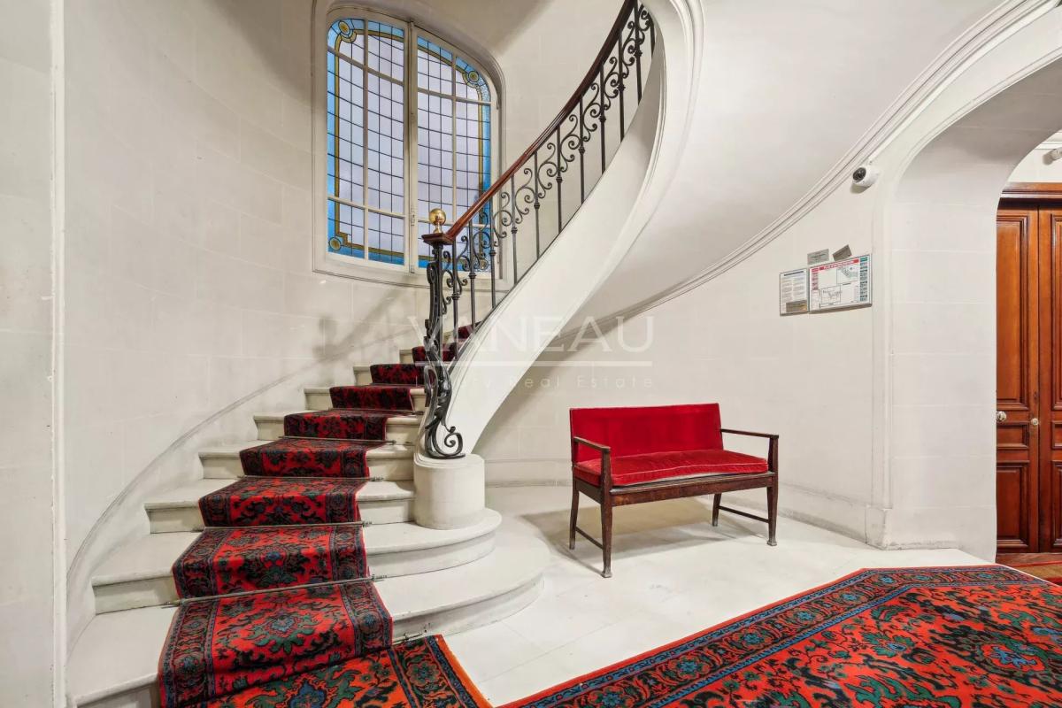 Paris XVIe - Victor Hugo - Voie privée - Exclusivité