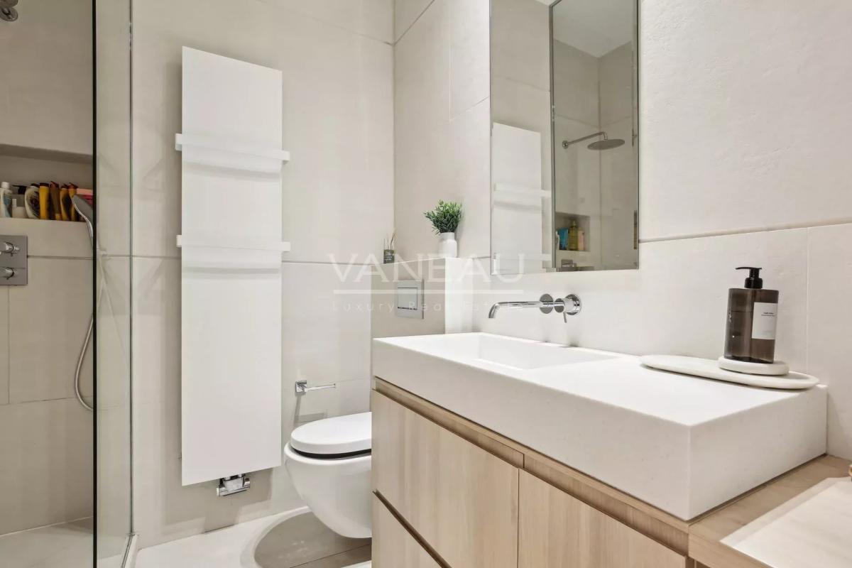 Paris XVIe - Victor Hugo - Voie privée - Exclusivité