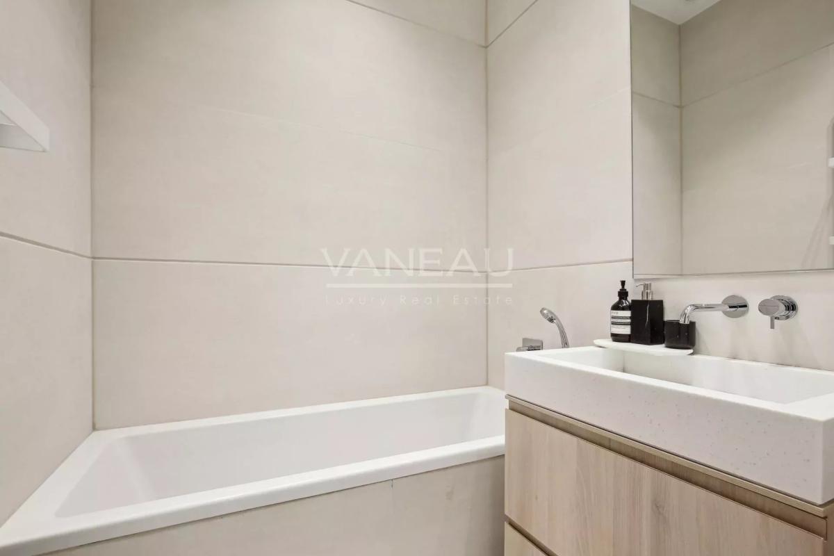 Paris XVIe - Victor Hugo - Voie privée - Exclusivité