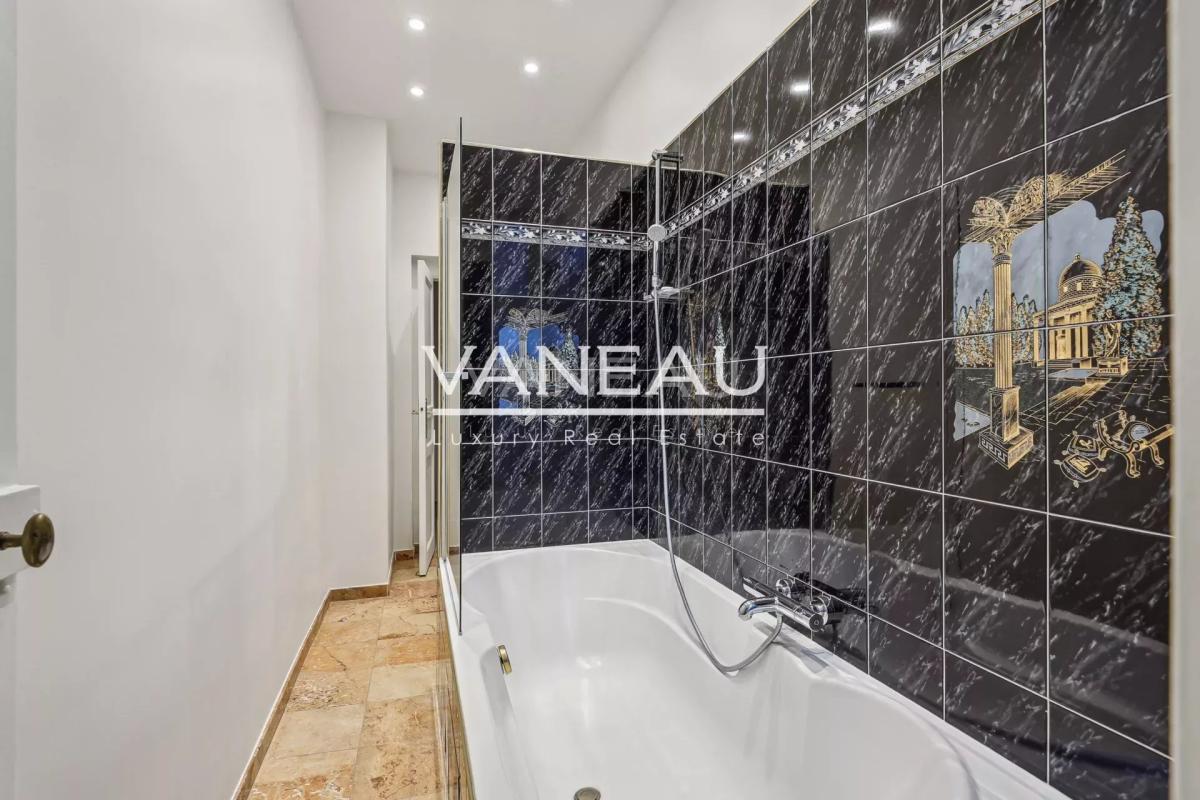 Appartement familial entièrement refait à neuf rue Washington - 