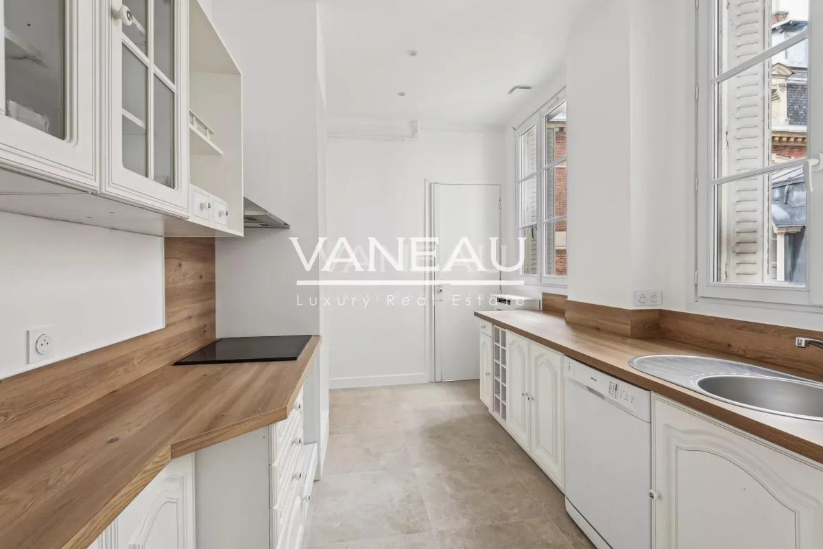Appartement familial entièrement refait à neuf rue Washington - 