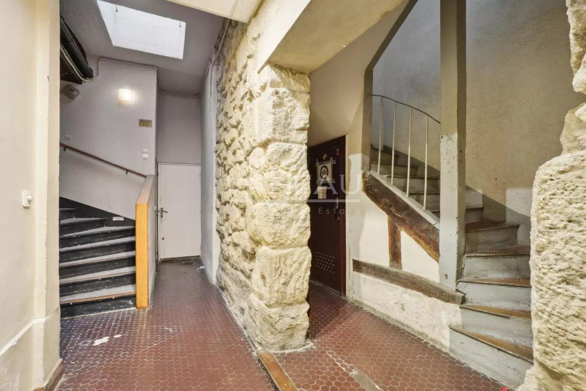 Exclusivité - Paris IVe - Charmant studio en très bon état