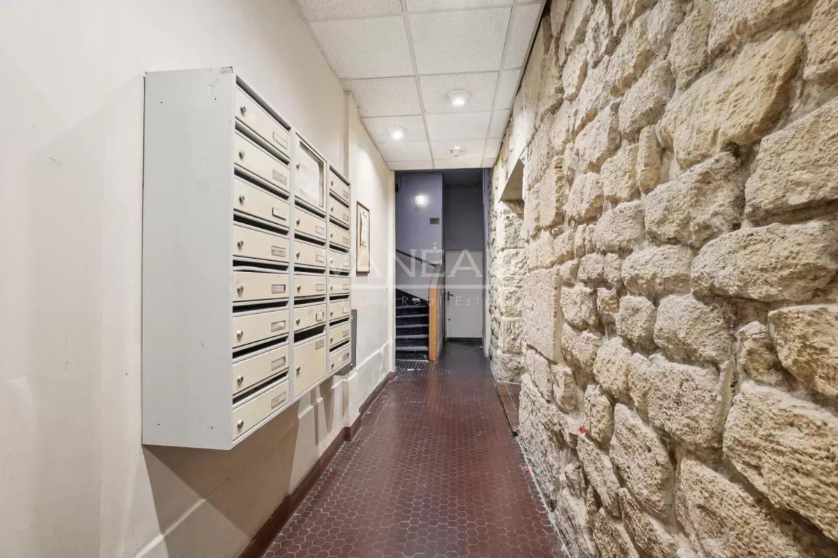 Exclusivité - Paris IVe - Charmant studio en très bon état
