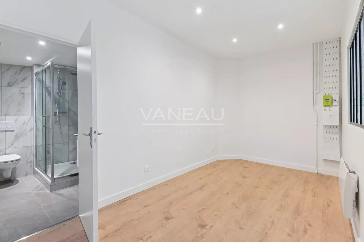 Paris VIIIe - A deux pas des Batignolles. Profession libérale po