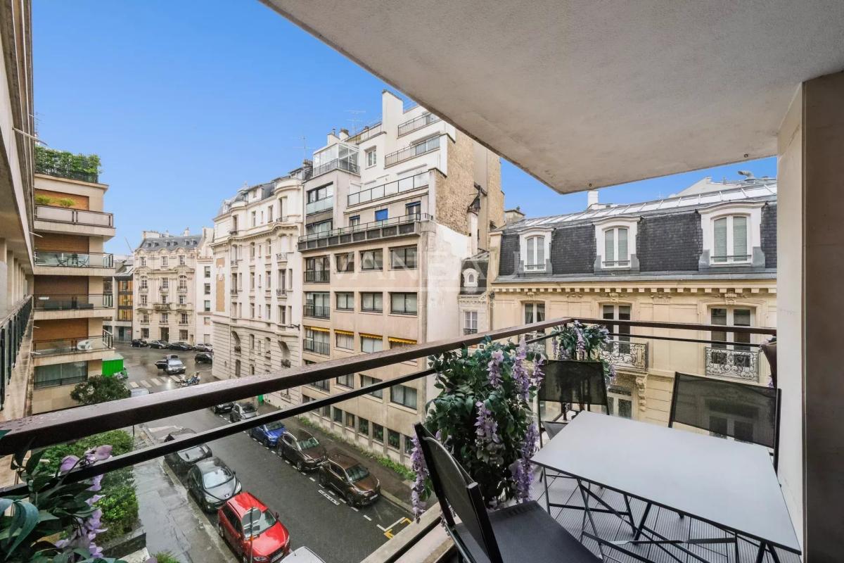 Paris XVIe - Place des Etats Unis.