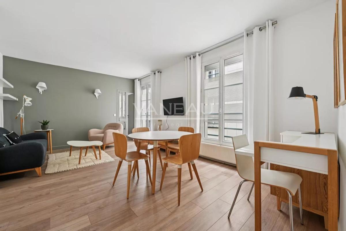 PARIS XVIe - Charmant deux pièces clés en main.