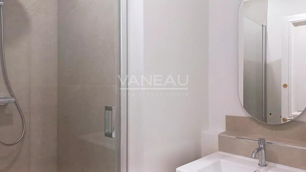 PARIS VIII - Appartement familial - Rue du Faubourg Saint Honoré