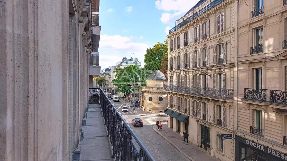 PARIS VIII - Appartement familial - Rue du Faubourg Saint Honoré
