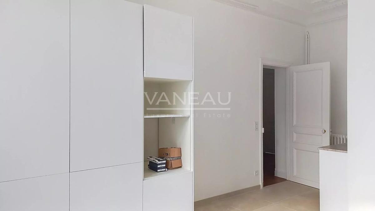 PARIS VIII - Appartement familial - Rue du Faubourg Saint Honoré