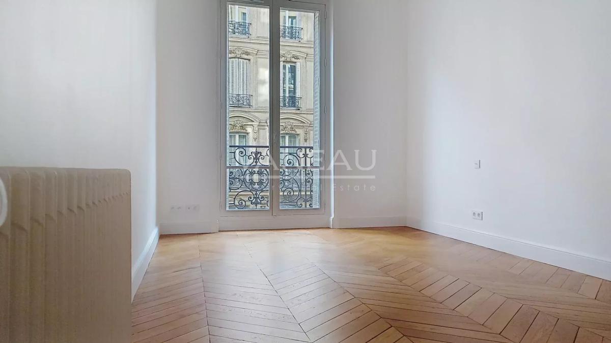 PARIS VIII - Appartement familial - Rue du Faubourg Saint Honoré
