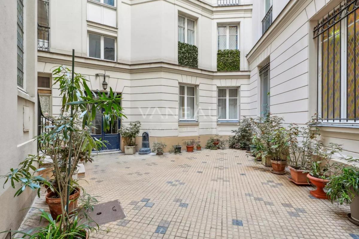 Paris XVIIe - Charmant 2 pièces - Pierre de taille, parquet, mou