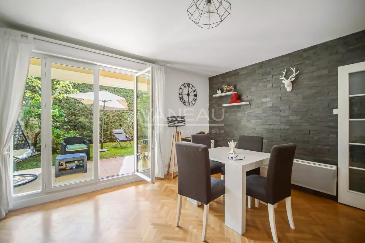 ISSY LES MOULINEAUX - EN ETAGE AVEC JARDIN, TERRASSE ET PARKING