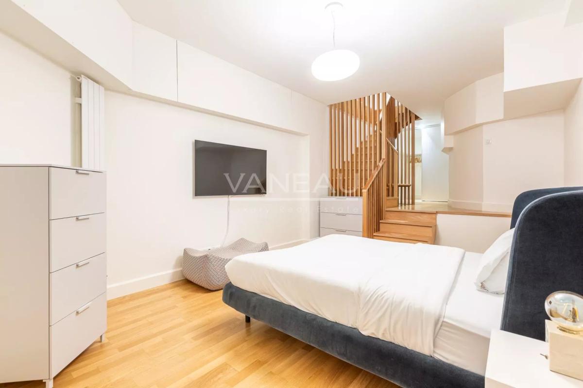 PARIS XVIe - VICTOR HUGO - Magnifique deux pièces au calme absol