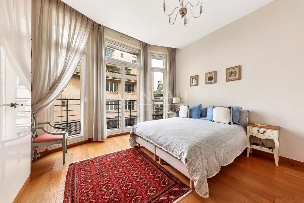 Paris XVIe - Longchamp - Bel appartement familial