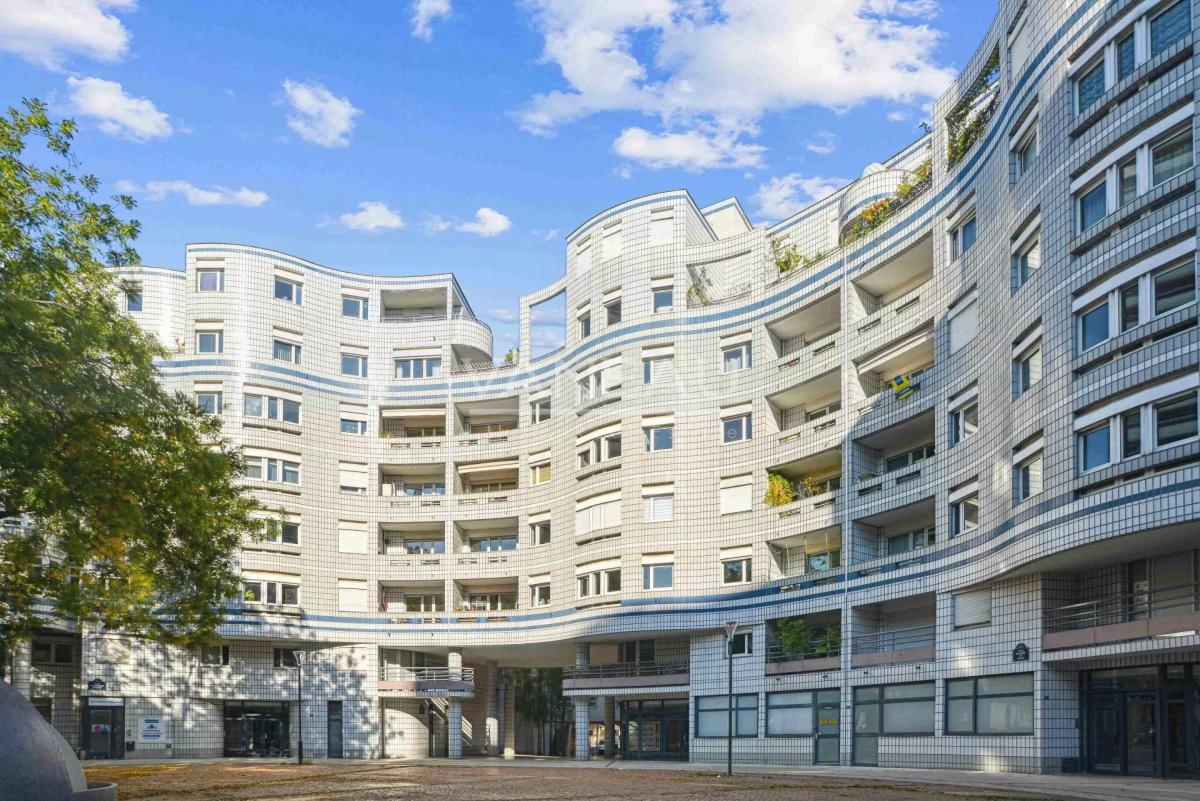 Paris 15e Mirabeau - 4 pièces avec loggia exposée Sud-Ouest