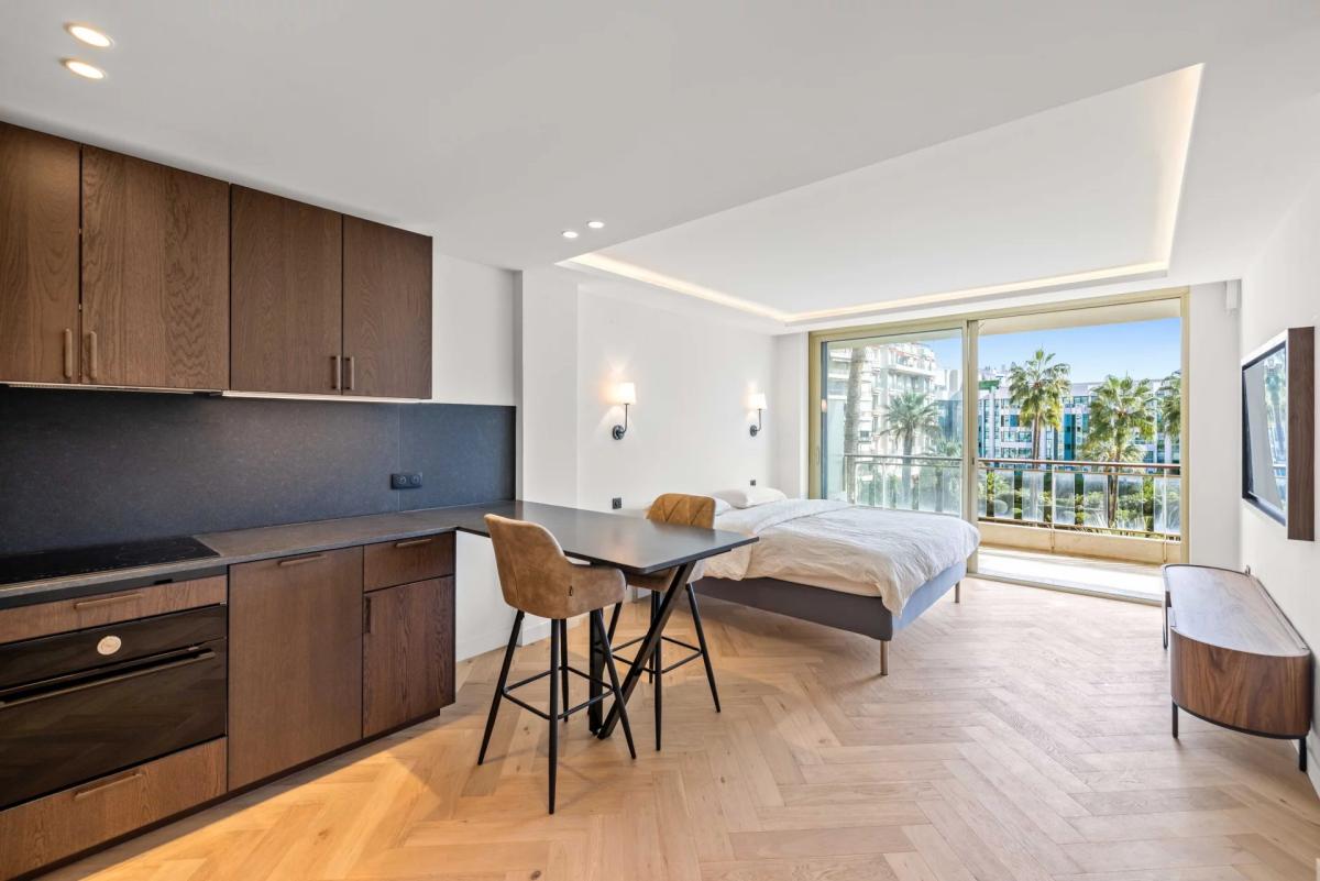 Studio rénové à vendre Cannes Croisette