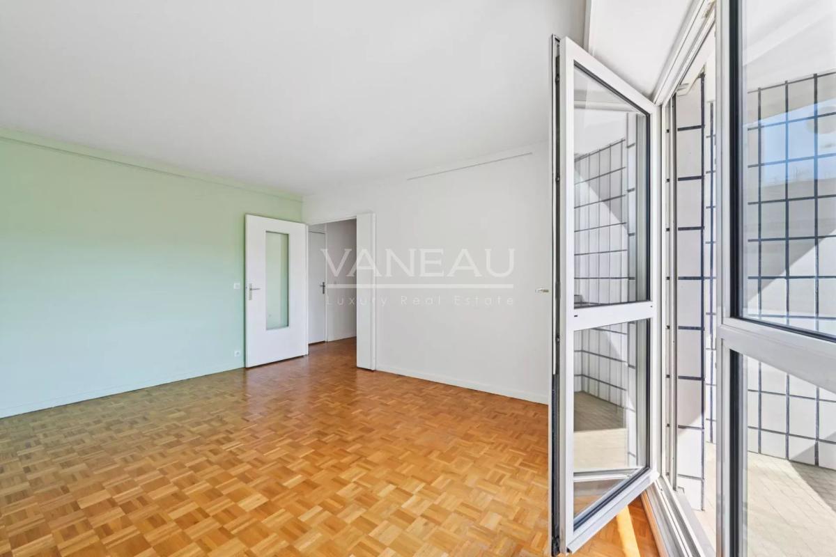 Paris 15e Mirabeau - 4 pièces avec loggia exposée Sud-Ouest