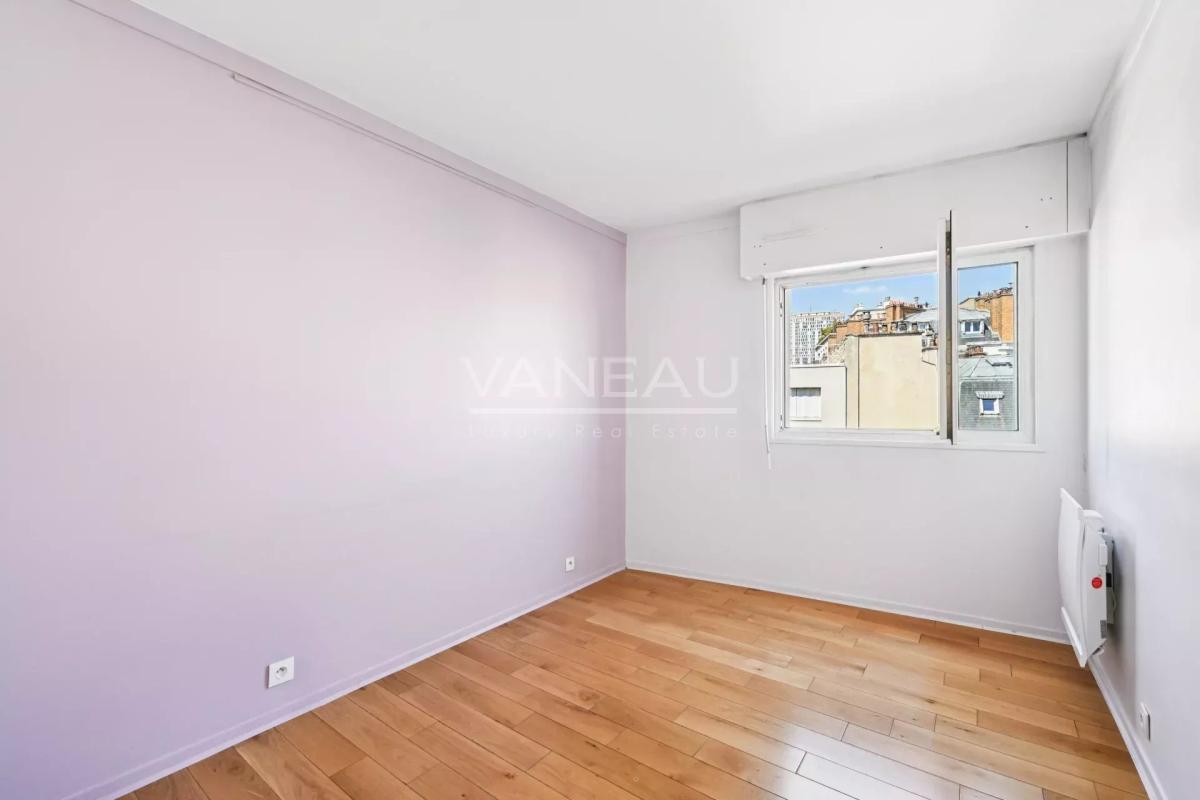 Paris 15e Mirabeau - 4 pièces avec loggia exposée Sud-Ouest