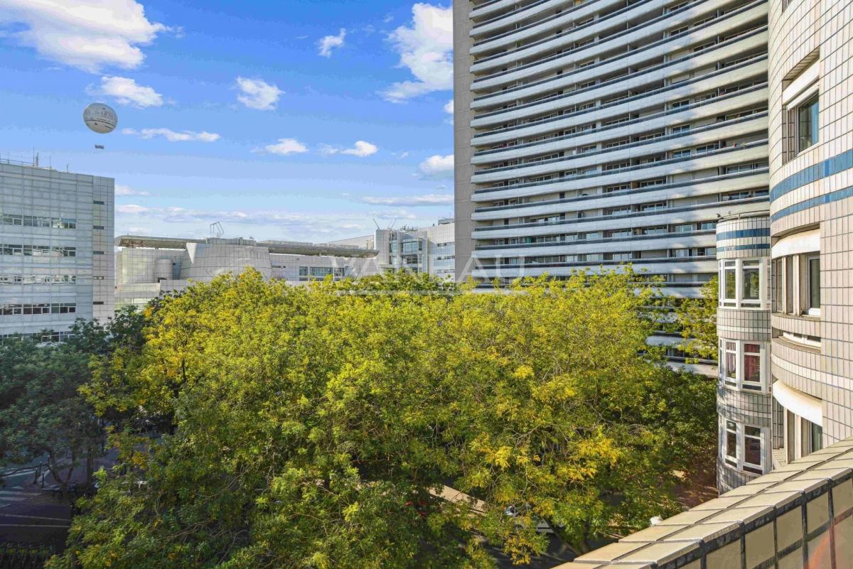Paris 15e Mirabeau - 4 pièces avec loggia exposée Sud-Ouest
