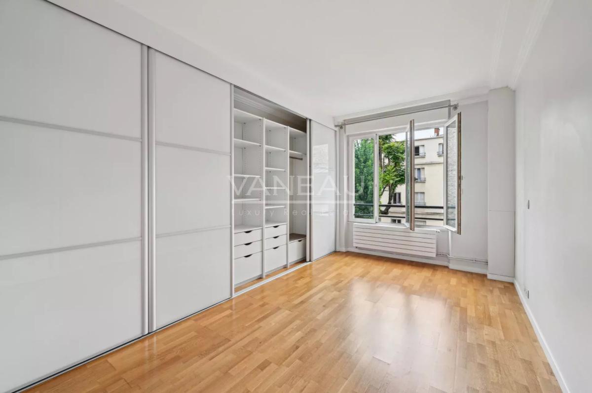 PARIS 16ème - Rue BOILEAU - Bel Appartement calme et lumineux