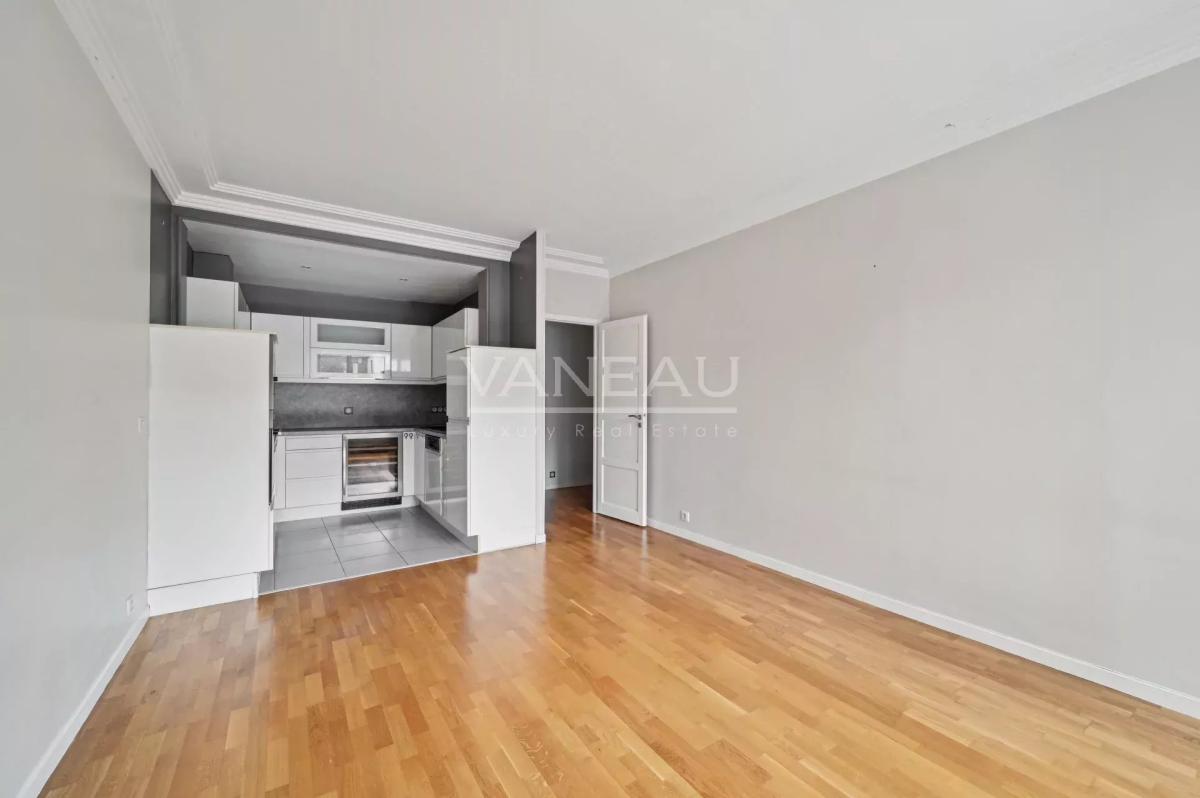 PARIS 16ème - Rue BOILEAU - Bel Appartement calme et lumineux