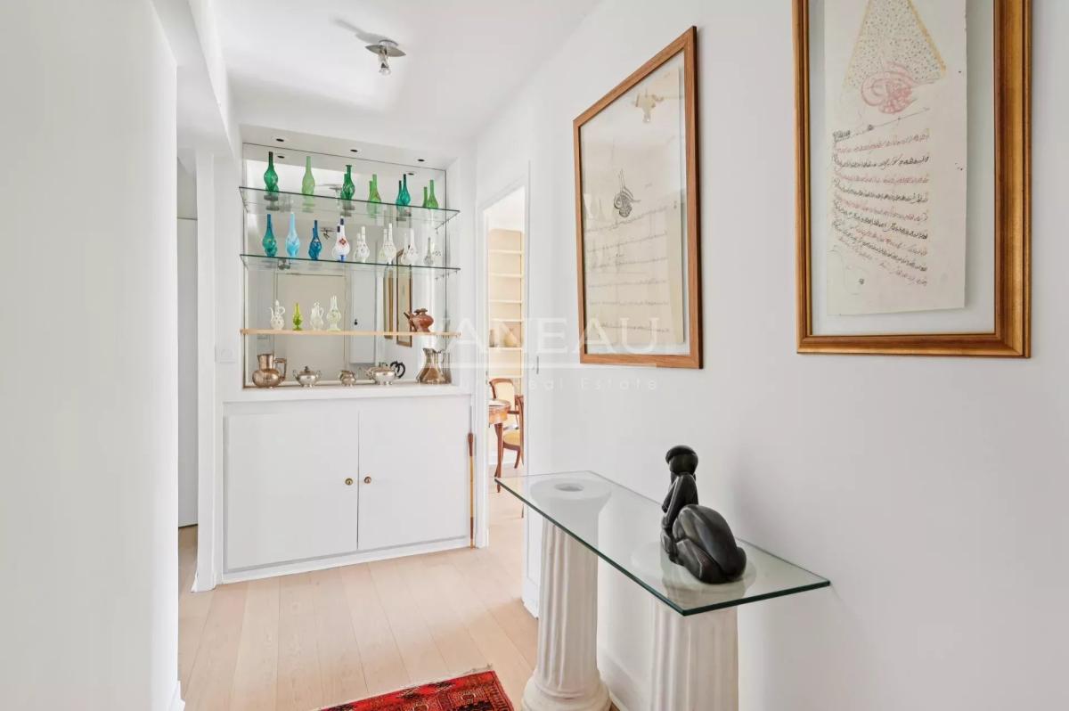 Bel Appartement à Vendre - Paris 16ème