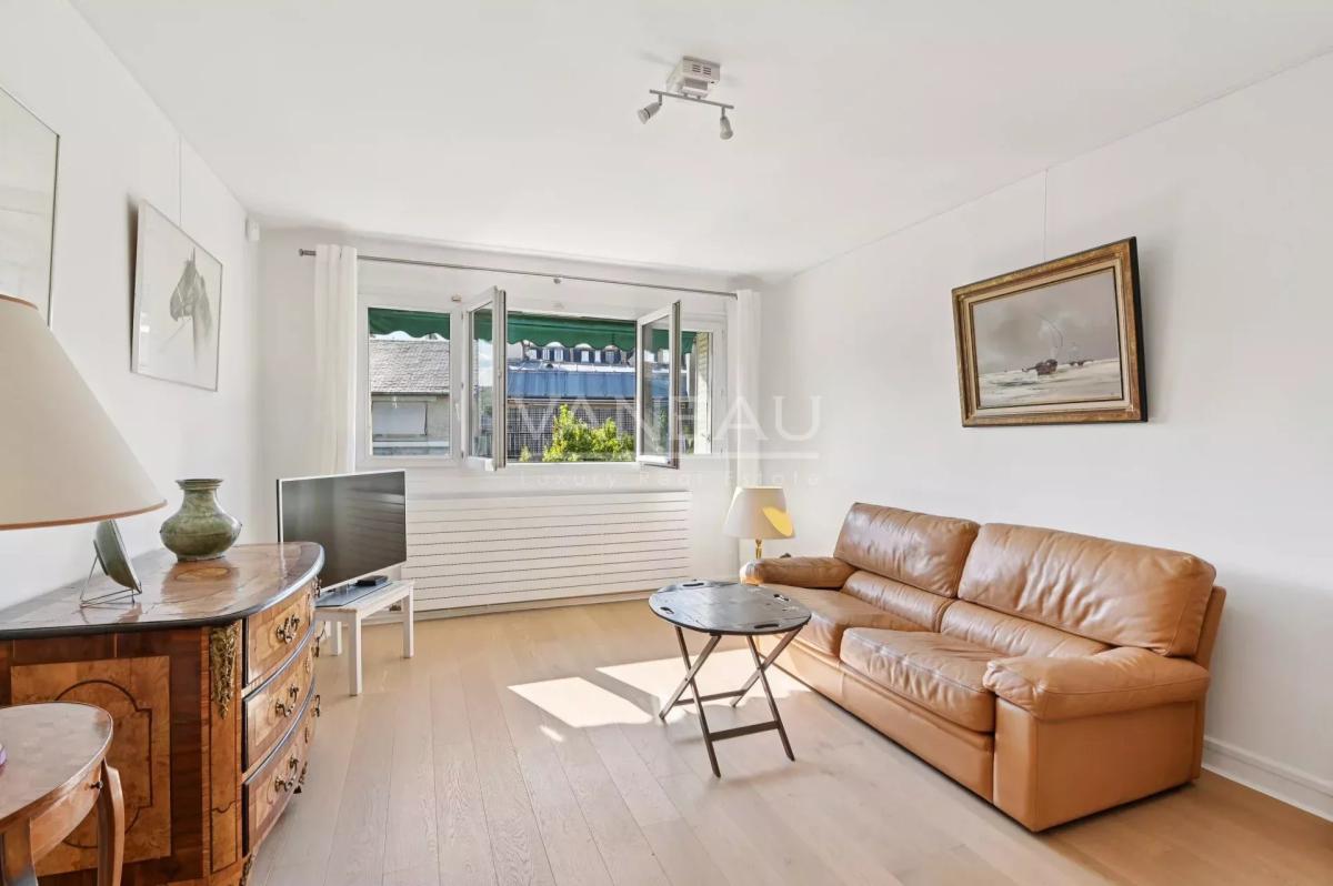 Bel Appartement à Vendre - Paris 16ème