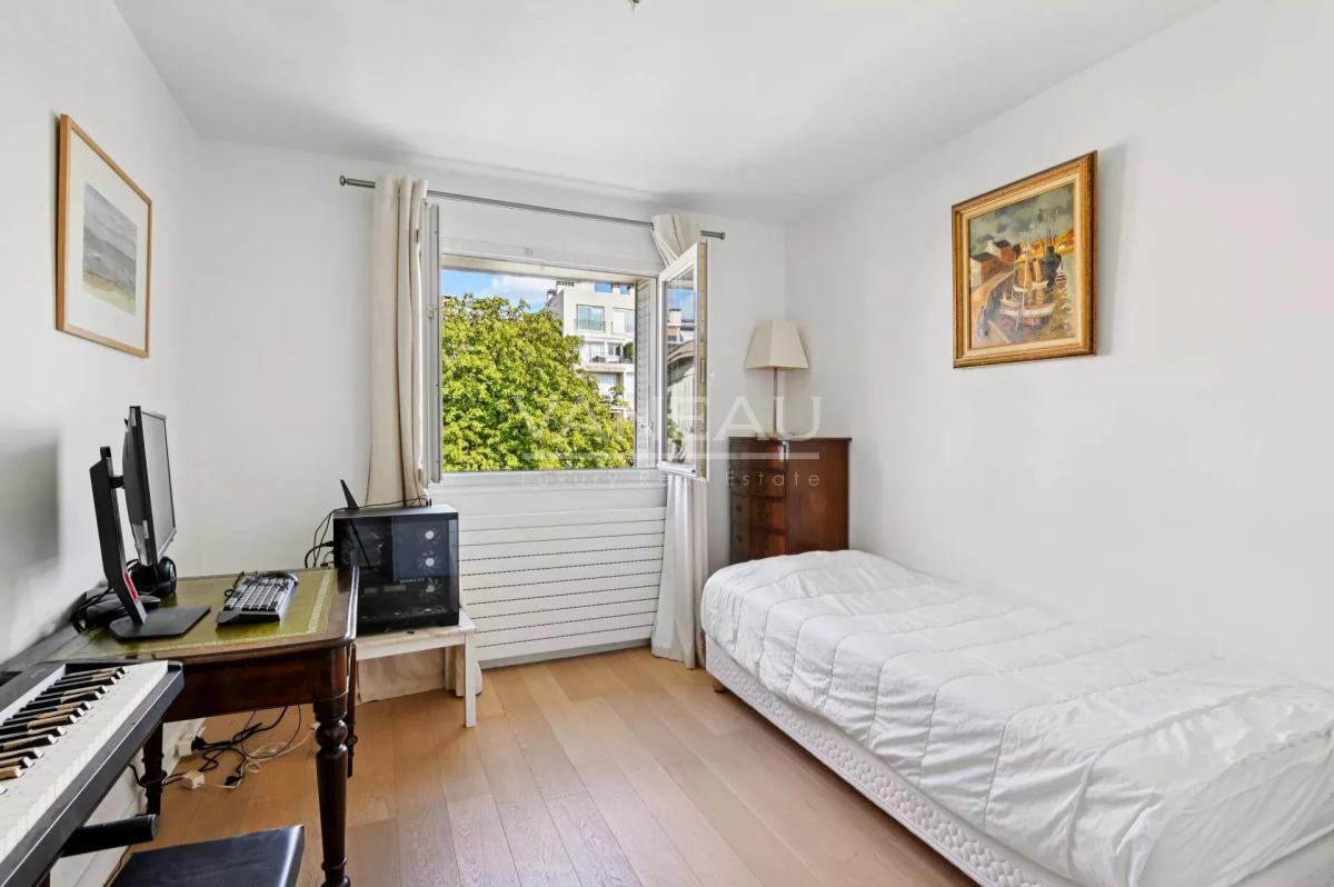 Bel Appartement à Vendre - Paris 16ème