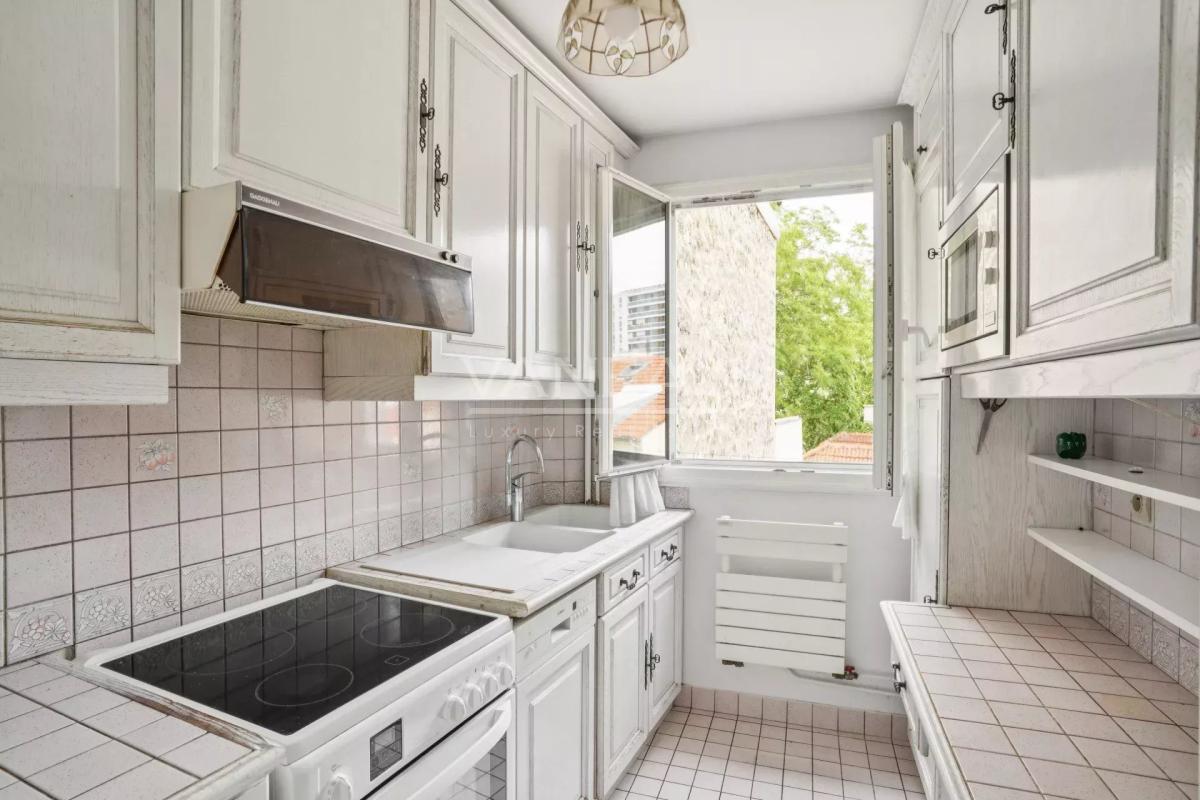 Paris XVe - Blomet - Appartement trois pièces avec vue dégagée