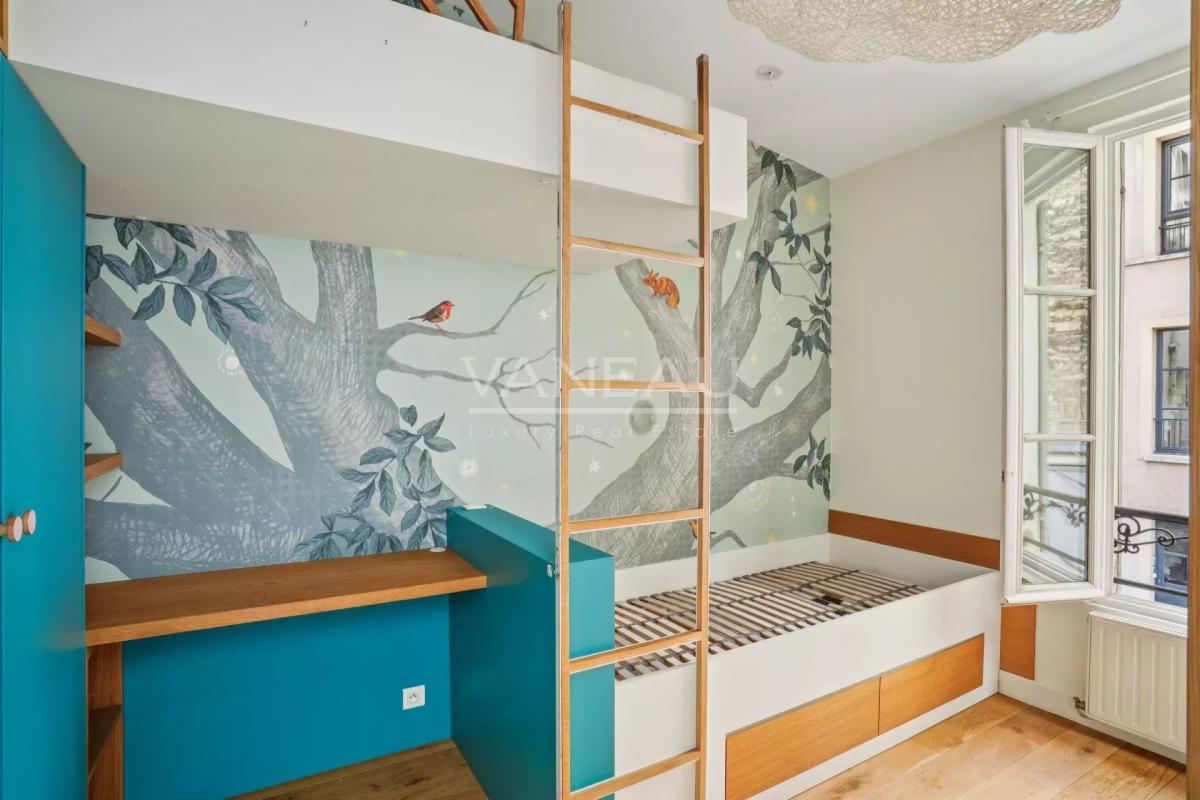 PARIS VIIe - Ecole Militaire - Superbe maison de ville contempor