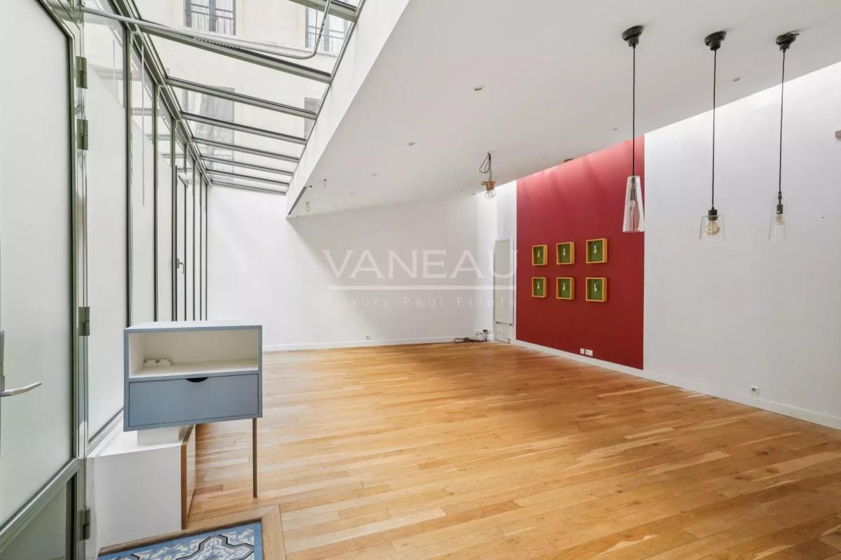 PARIS VIIe - Ecole Militaire - Superbe maison de ville contempor