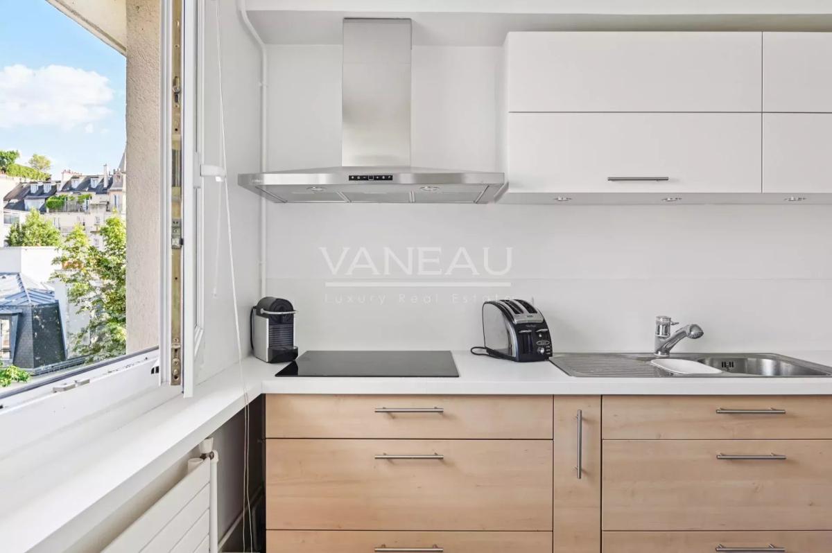 Bel Appartement à Vendre - Paris 16ème