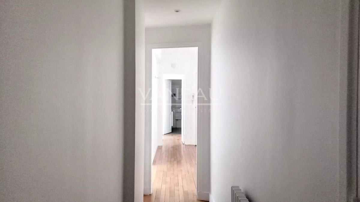 PARIS VIII - appartement familial en deux chambres - Avenue Mont