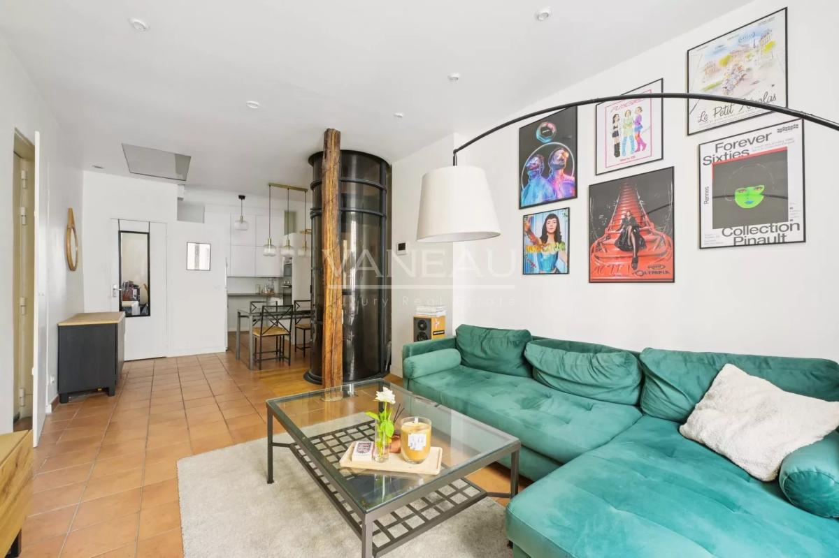 Paris IXe - Rue Mansart - Six pièces en triplex - Habitation et