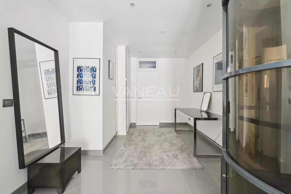 Paris IXe - Rue Mansart - Six pièces en triplex - Habitation et